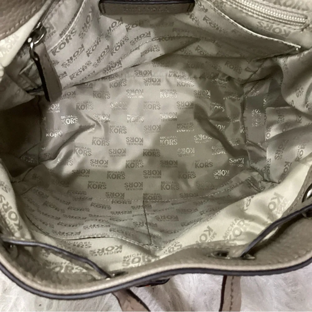 Michael Kors Riley LG Leather Backpack in Taupe Color EUC 84